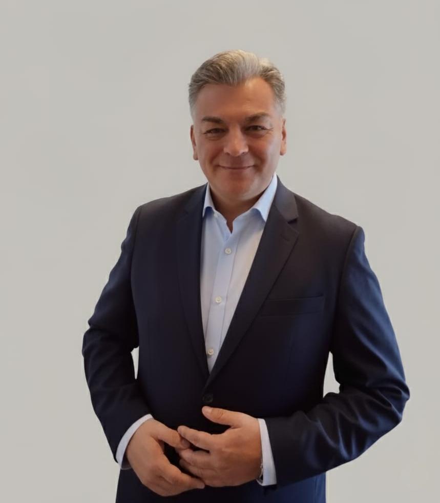 Cristián Cáceres Labarca, Consultor Senior